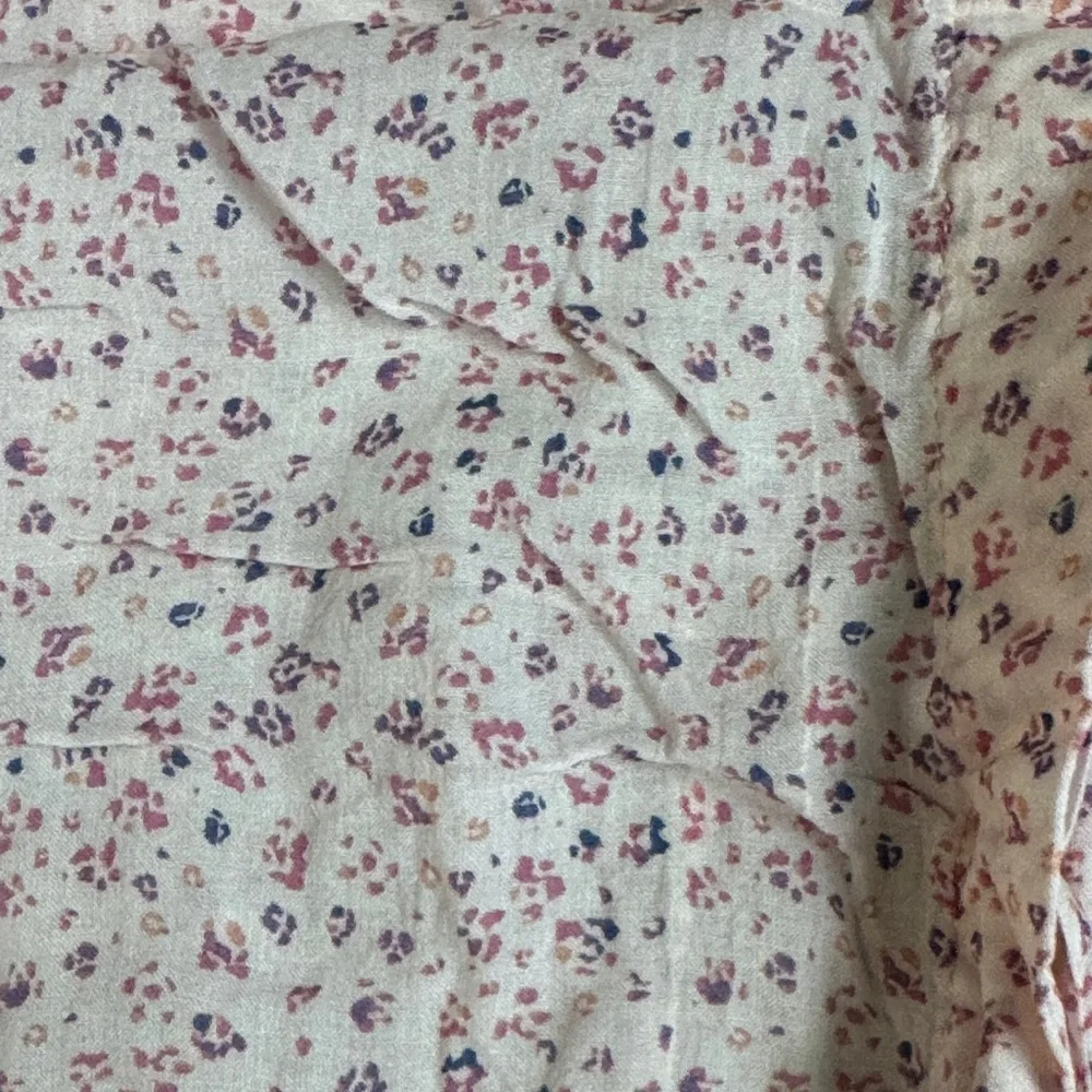 Cloth & Stone Light Pink Floral Blouse - Picture 2 of 6
